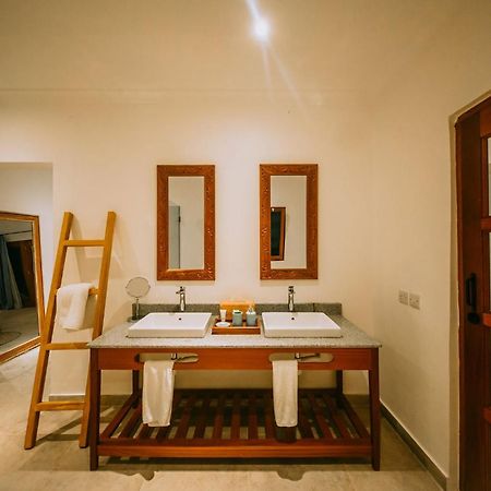 Kivuli Beach Resort Paje Buitenkant foto