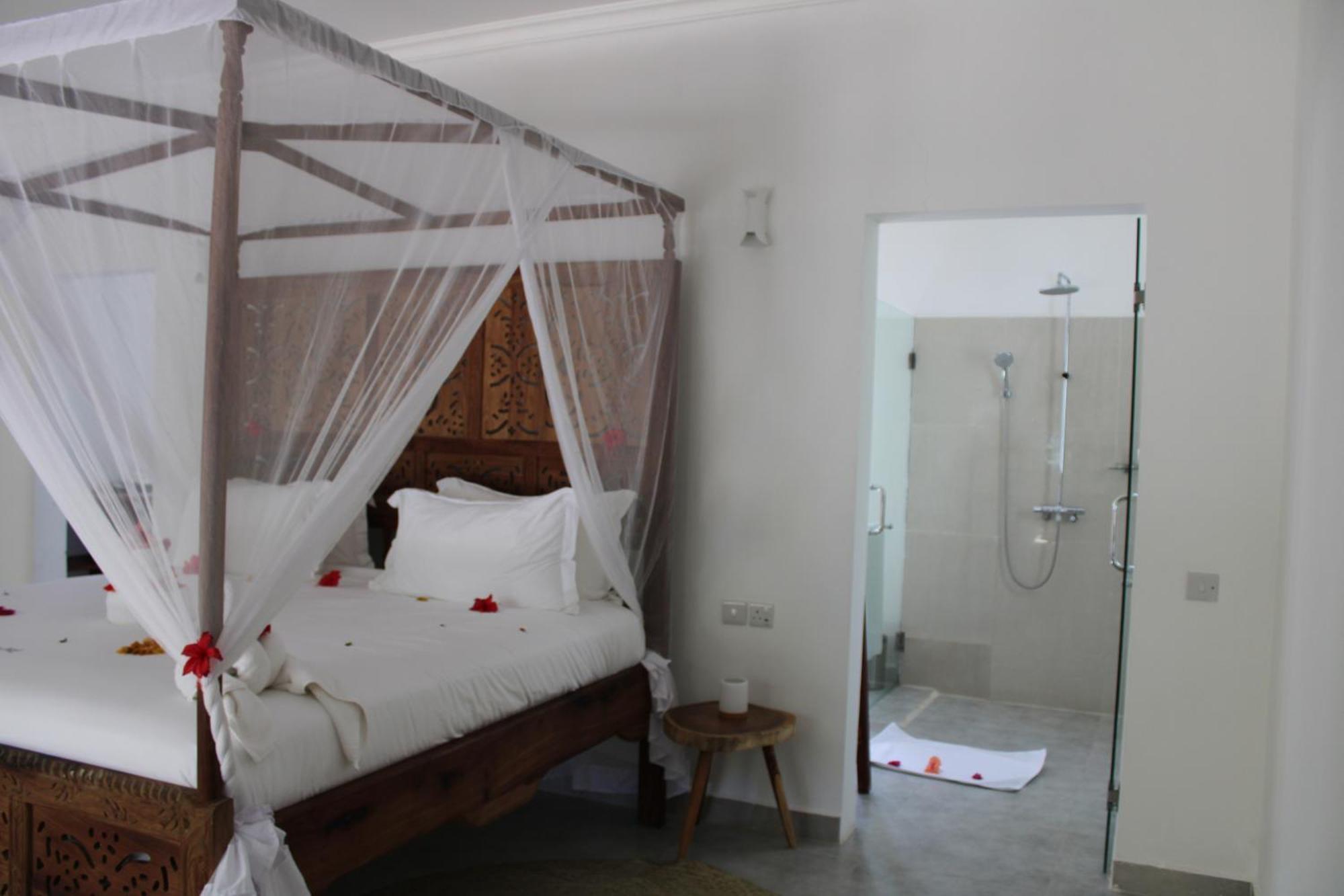 Kivuli Beach Resort Paje Buitenkant foto