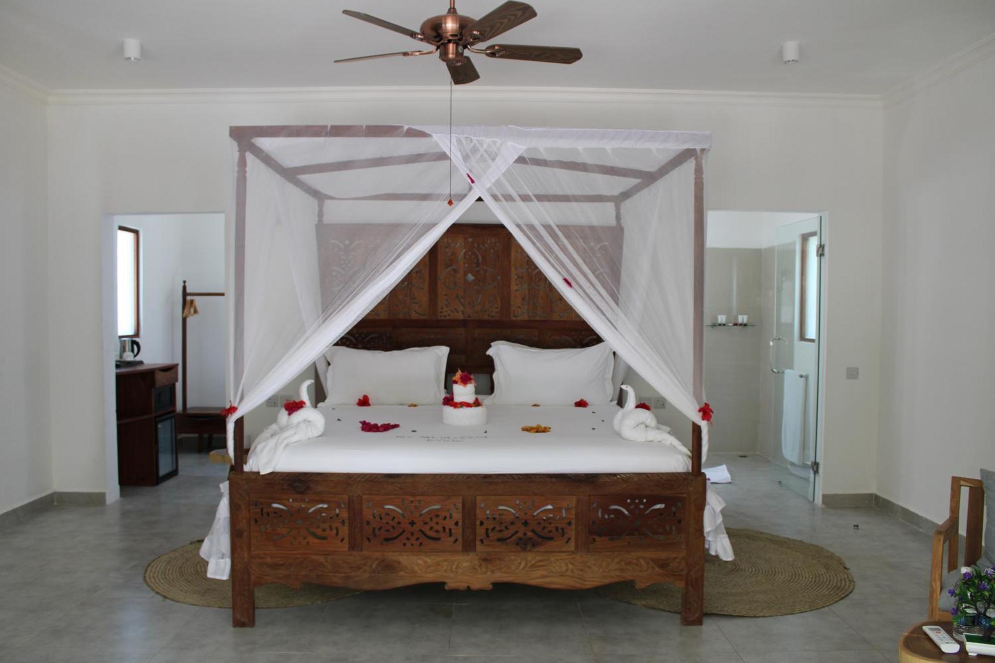 Kivuli Beach Resort Paje Buitenkant foto